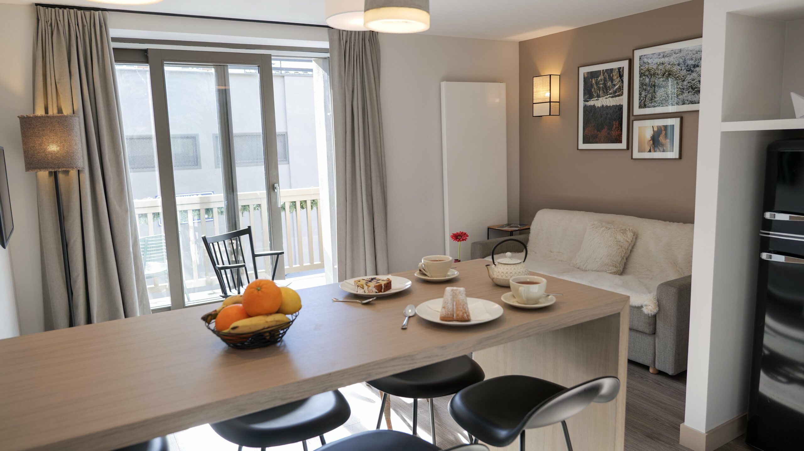 Appart'hôtel chamonix cosy duplex familial cuisine et salon